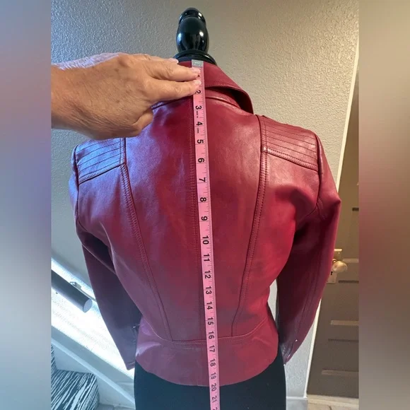 Elegant Red Leather Jacket for Women - Picture 4 of 9